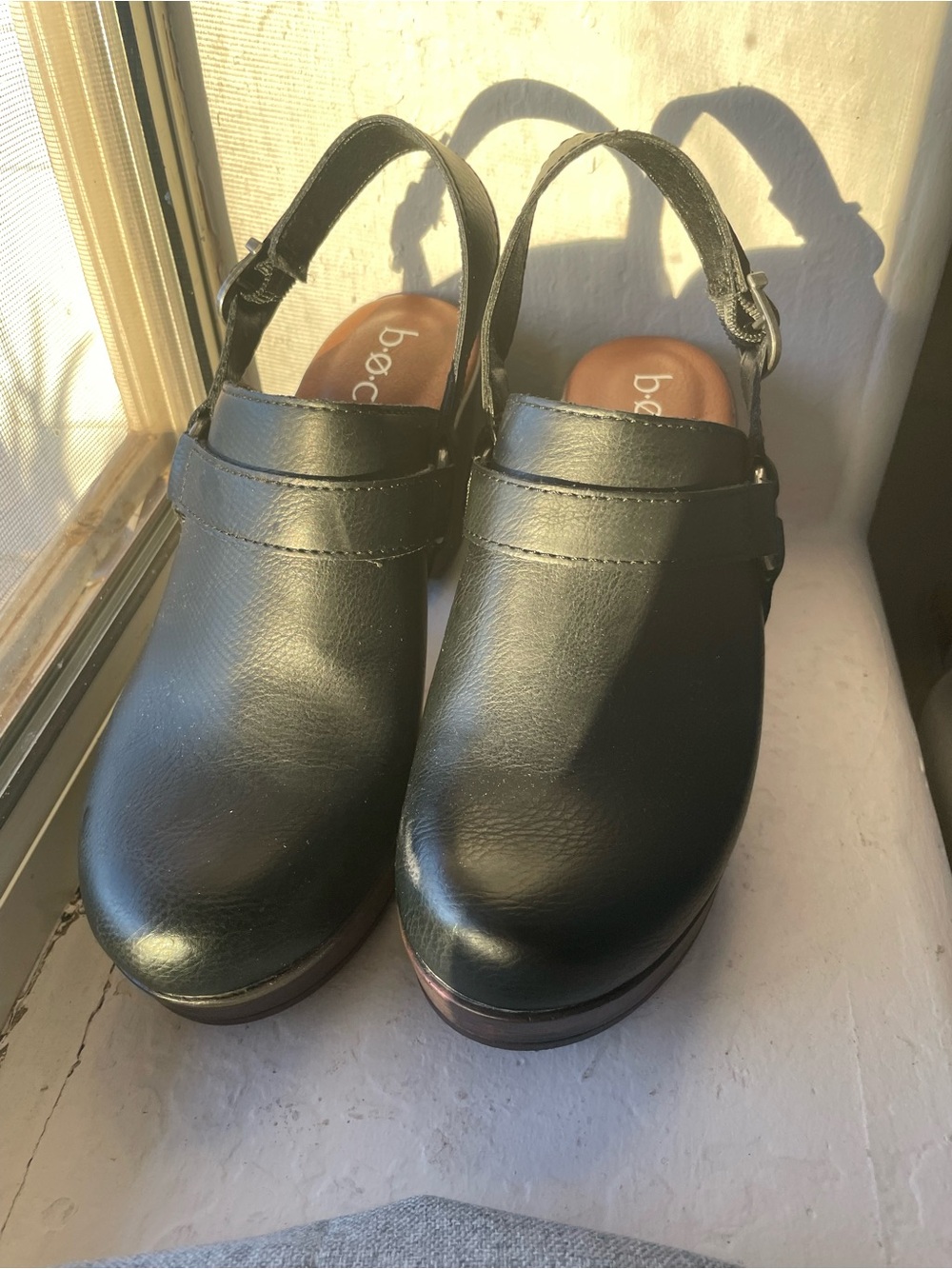 B.O.C by BORN Cecila Platform Clog Heels - Picture 3 of 4